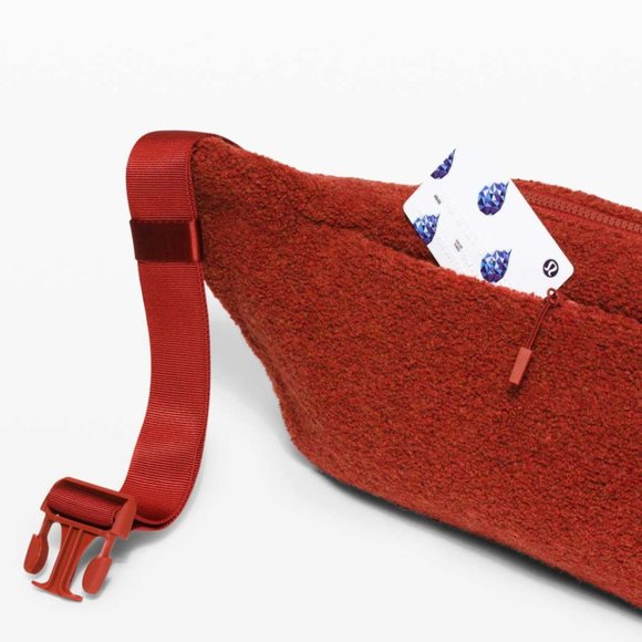 Lululemon On the Beat Belt Bag Sherpa Fanny Pack - Picture 5 of 11